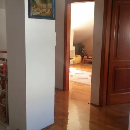 Entire Place In