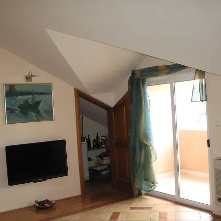 Entire Place In Makarska